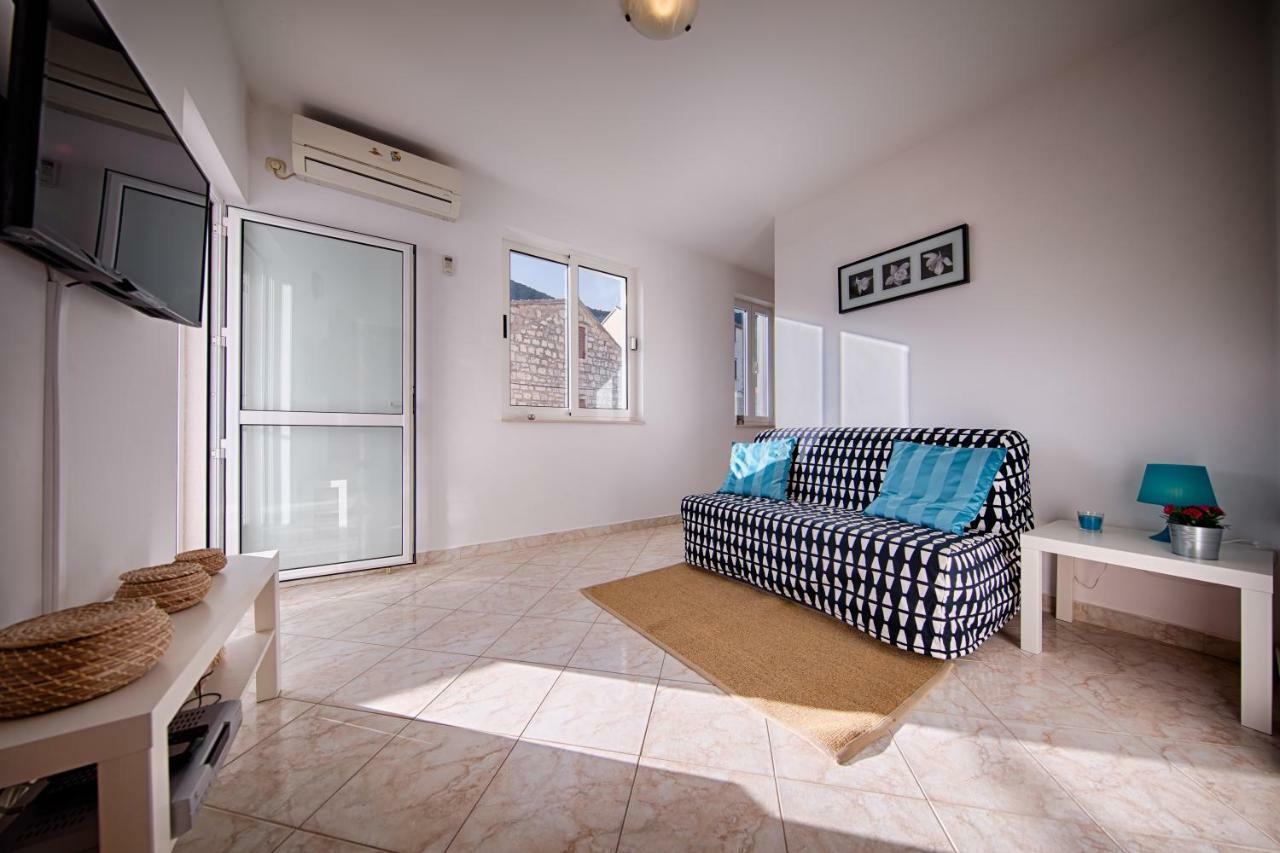 Apartments Marinkovic Komiža Eksteriør bilde