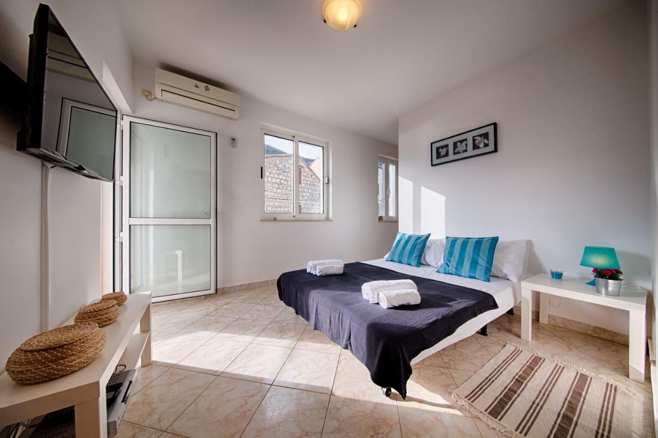 Apartments Marinkovic Komiža Eksteriør bilde