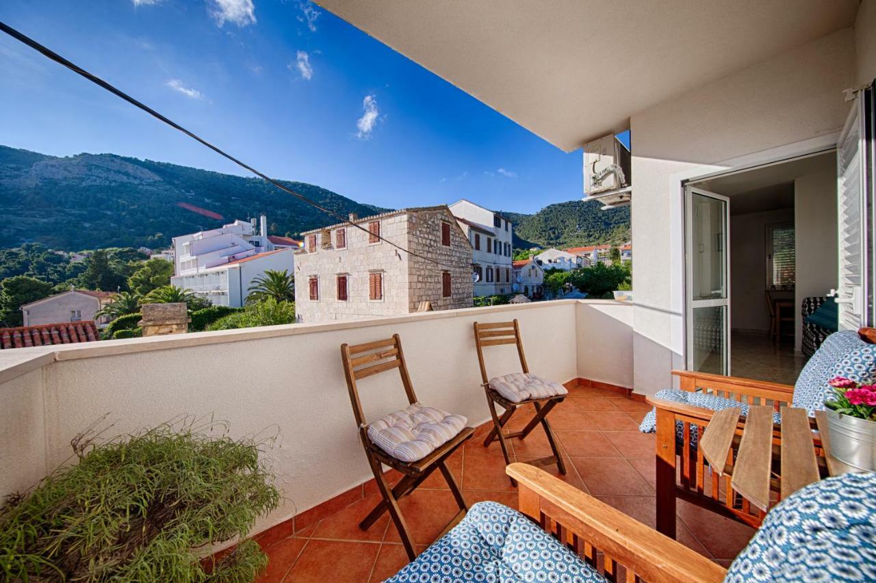 Apartments Marinkovic Komiža Eksteriør bilde