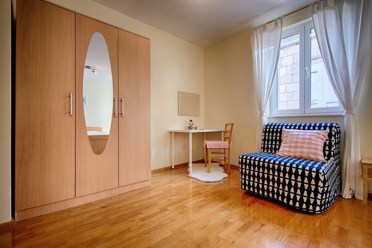 Apartments Marinkovic Komiža Eksteriør bilde