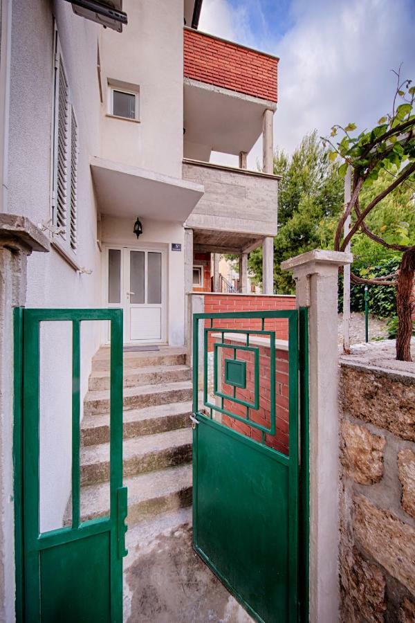 Apartments Marinkovic Komiža Eksteriør bilde