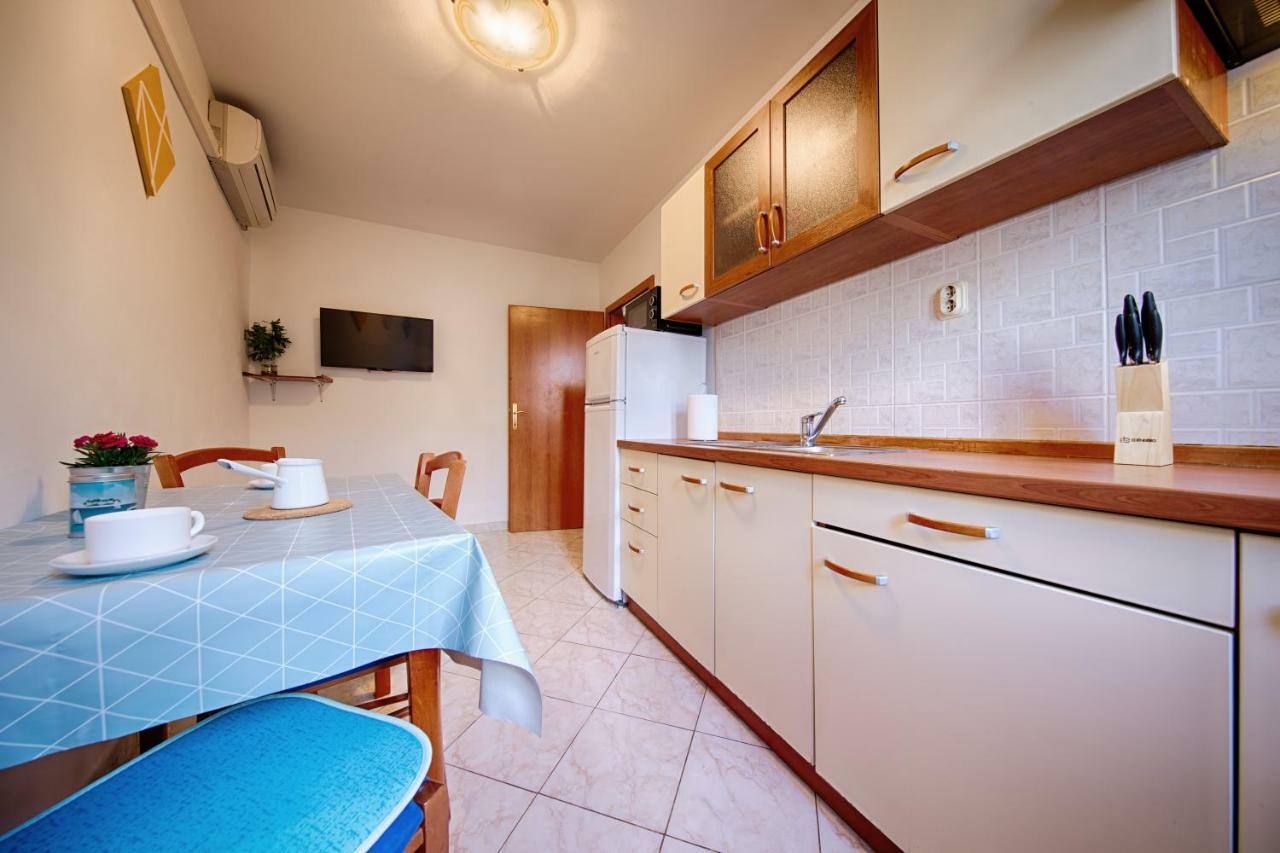 Apartments Marinkovic Komiža Eksteriør bilde
