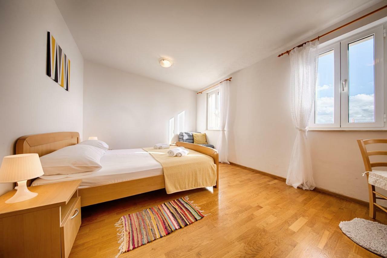 Apartments Marinkovic Komiža Eksteriør bilde